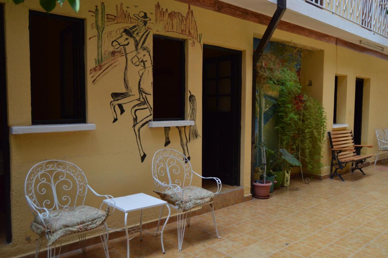 Hostal Coronel Pedro Arraya ตูปิซา ภายนอก รูปภาพ